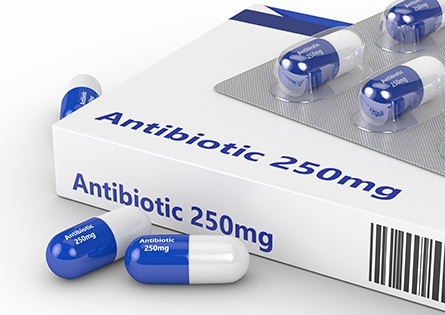 Antibiotic pill pack for periodontal therapy