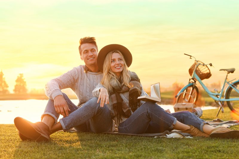 couple spending time outside and getting vitamin D in Dallas